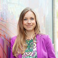 Picture of Caroline Buzanko